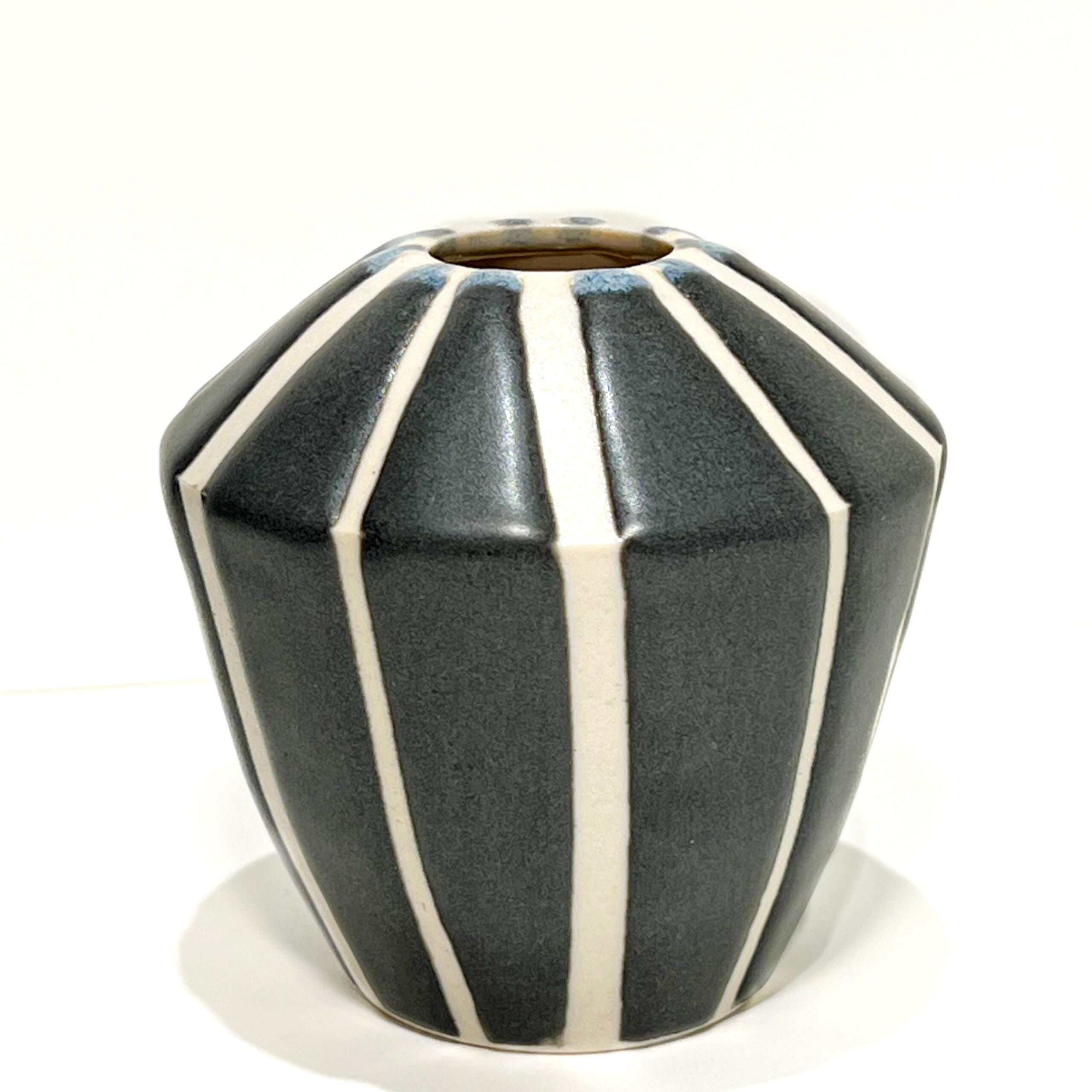 Porcelain Bud Vase (spring 2024)